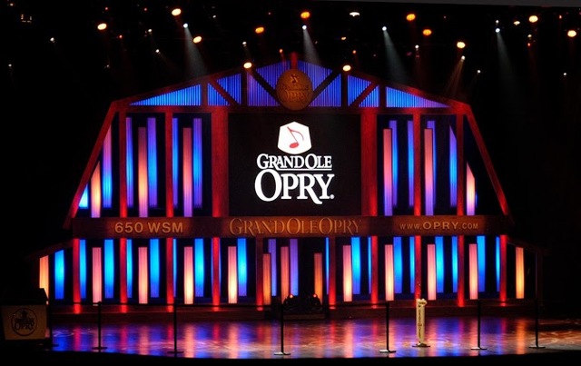 Grand Ole Opry begins in Nashville!