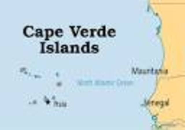 They make it to the Cape Verde islands. Charles makes many new discoveries and thinks about writing a book