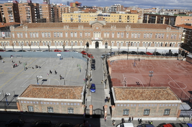 LAURA EMPIEZA A IR AL COLEGIO FUNDACIÓN CALDEIRO