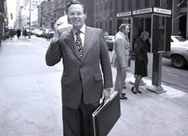 Motorola, realiza la primer llamada desde un teléfono celular