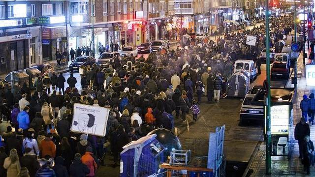 Marcha; actos vandálicos y detenciones.