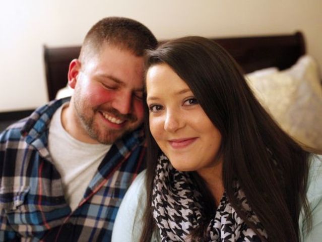 Woman gives stranger kidney, now they're engaged