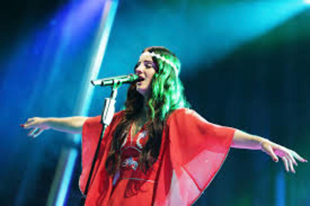 Lana's first performance