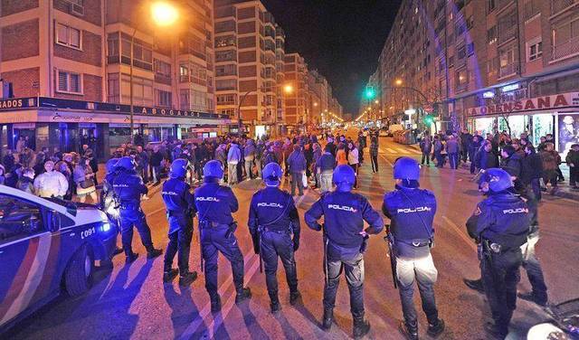 Gamonal dirige el corte de tráfico de la calle Victoria