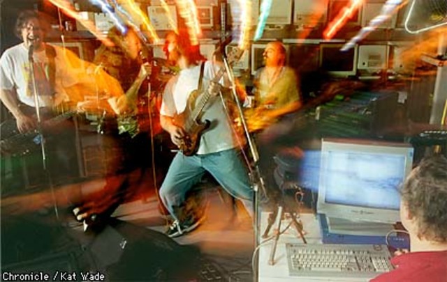 First concert broadcasted on Internet radio