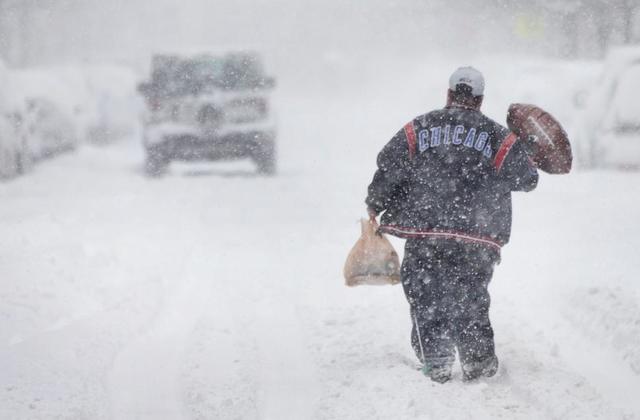 Chicago hit with historic snow storm