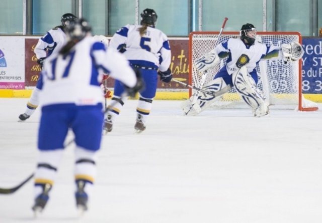 Женская сборная Казахстана по хоккею пропустила 7 шайб от Канады