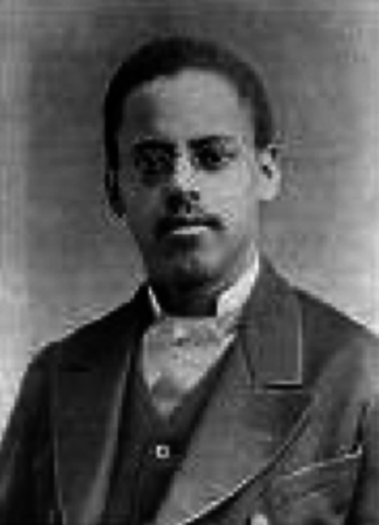 Nathaniel Alexander patents the folding chair