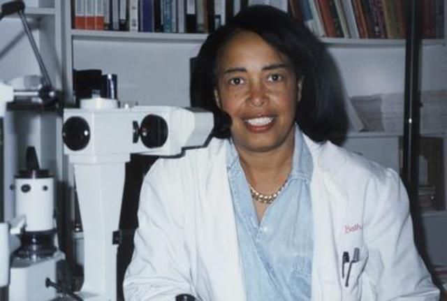 Dr. Patricia Bath receives patent for her medical invention
