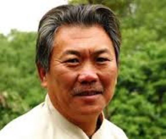 Mr.Hoo's Connection.