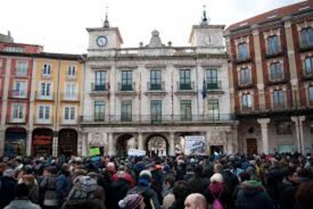 Concentración en el Ayuntamiento de Burgos