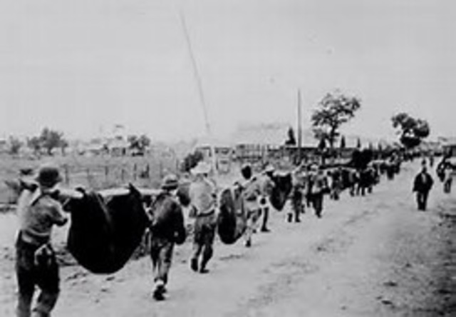 Philippines fall to Japanese – Bataan Death March