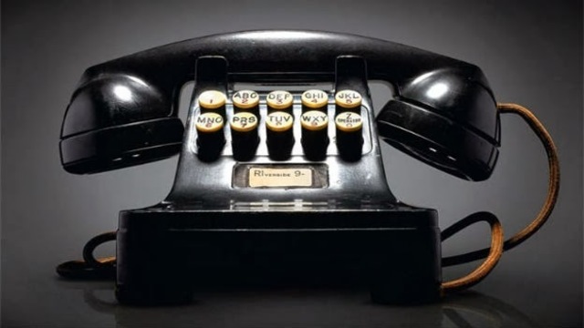 Primer teléfono de tono