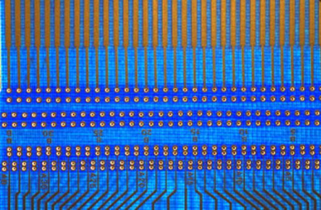 CIRCUITO INTEGRADO MENOS DE 10 COMPONENTES