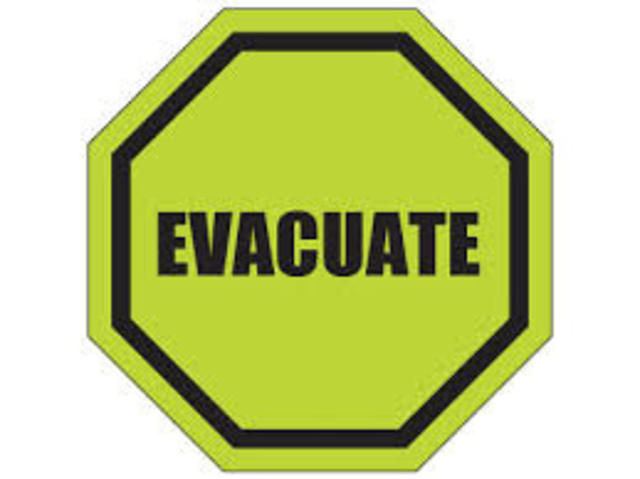 Eliezer and his father decide to evacuate