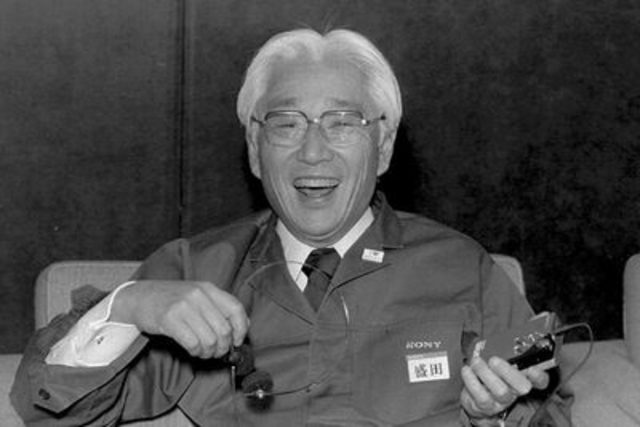 SE LEE LA PRIMERWALKMAN