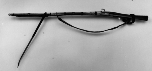 1400s - The matchlock gun appears