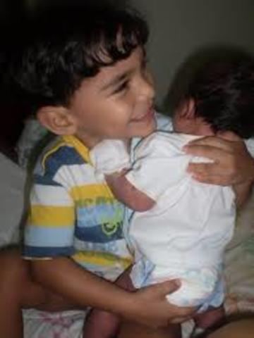 Conozco a mi primera hermanita