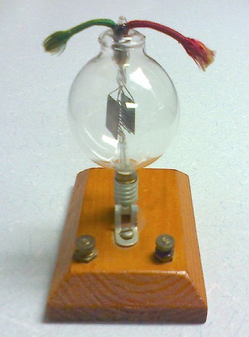 audion tube use to broadcast the radio farther