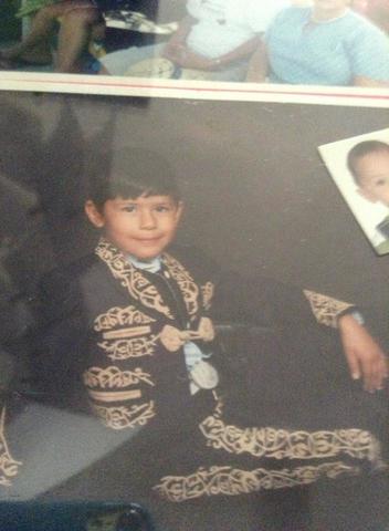 Nace el primer hermano de César