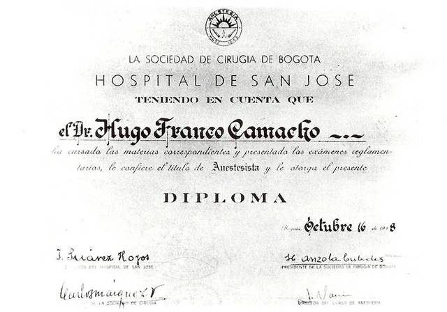 Primer diploma firmado por Juan Marín