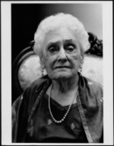 Nelilie Tayloe Ross dies