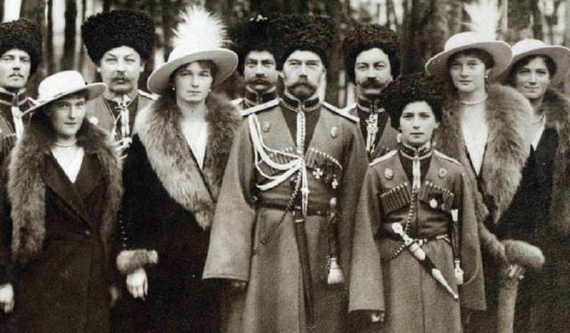 The Romanov Family Loses Power