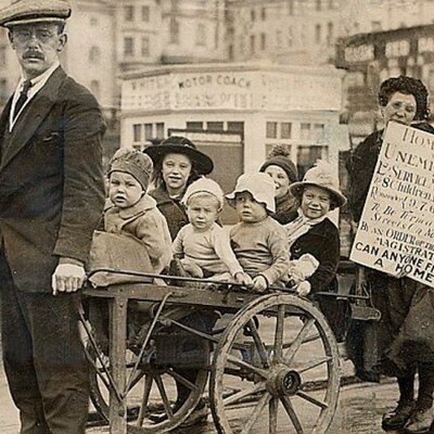 Timeline: World War I, the Treaty of Versailles, and the Great Depression.