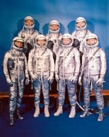 e "Mercury Seven" astronauts are selected by NASA.