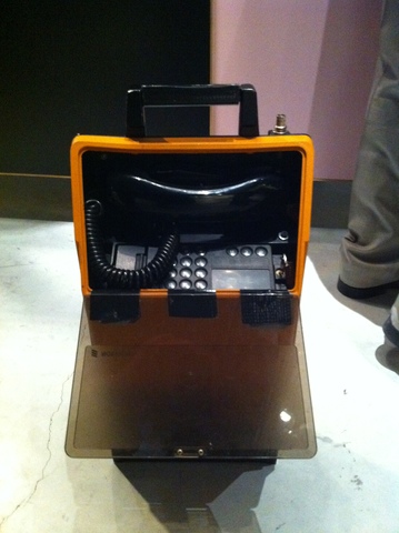 Pierwszy telefon komórkowy