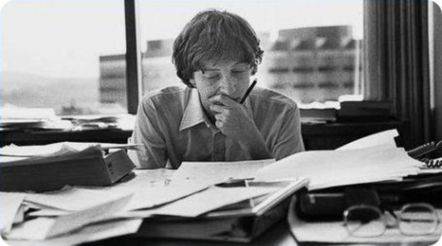 Harvard университетіне түседі.