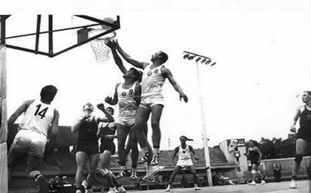 spring basketball game