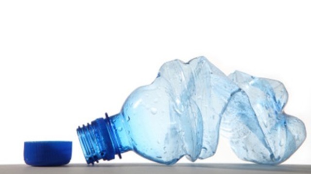 Botella de plástico