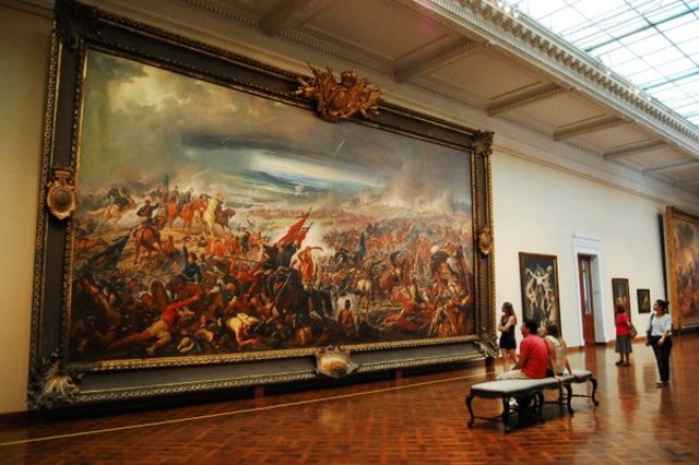 Desayuno y visita al museo