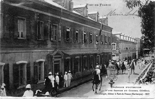 Cérémonie d'ouverture d'une session du Conseil Général.