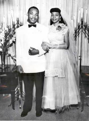 Martin marries Coretta Scott