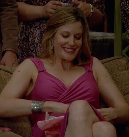 Skyler White S1E7
