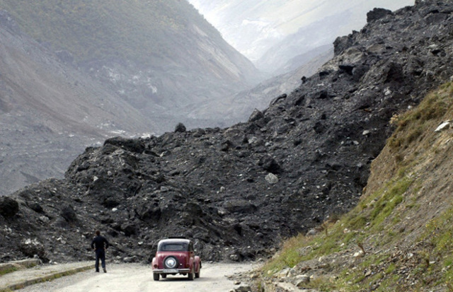 Kolka-Karmadon rock ice slide
