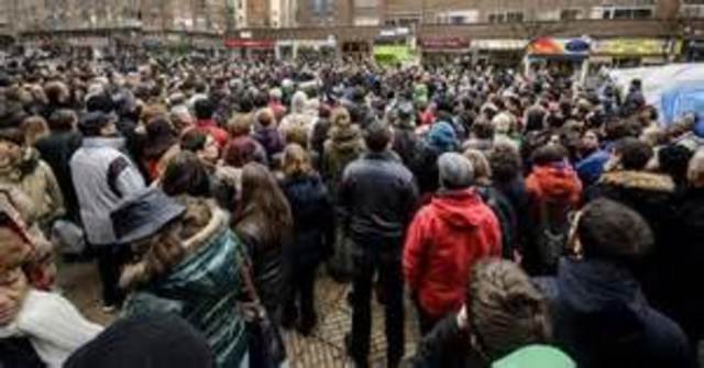 En la tarde se inició una marcha, a la que concurrieron cerca de de 3.500 personas, en la confluencia de las calles Vitoria y San Bruno y se dirigieron a la sede del grupo Promecal