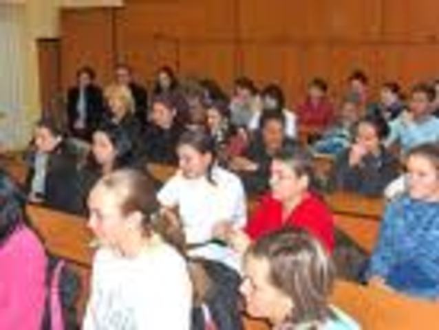 En 2010 fianlzio en el instituto y peinso en vover en mi pais natal