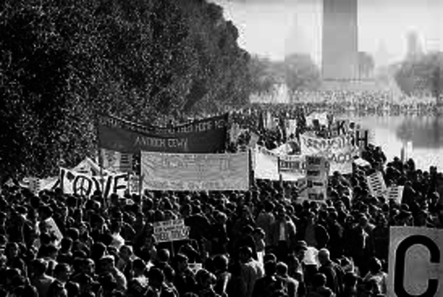 Protesters March on Washington Monument