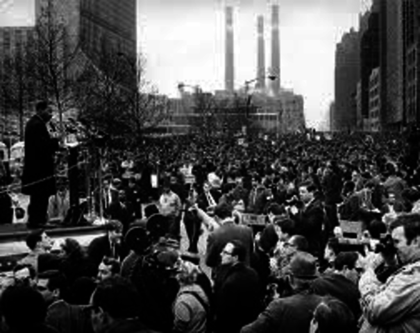 Politics: Martin Luther King Jr. Speaks Out Against War