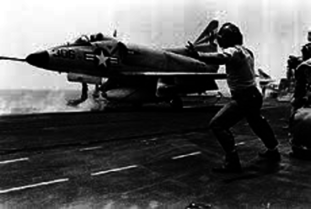 U.S aircrafts attacks North Veitnam