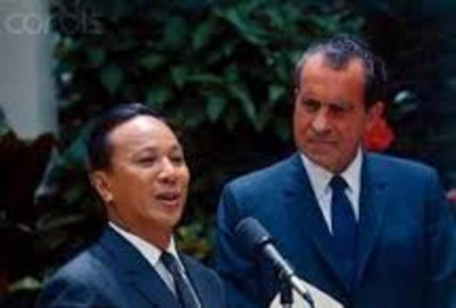 President Nixon meets South Vietnam President