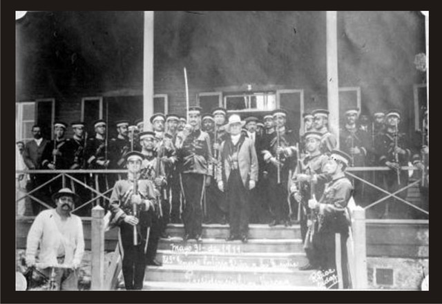 Porfirio Díaz renuncia a la presidencia y parte al exilio.