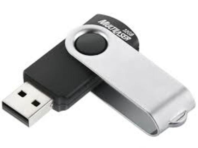 Nada de discos frágeis. Nasce o pendrive.