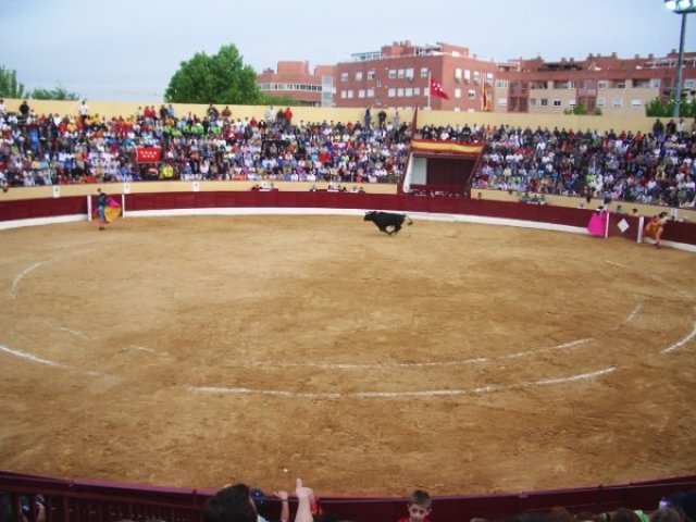 Inauguración de la Plaza de Toros.