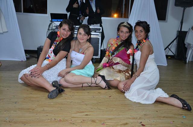 CON MIS AMIGAS EN LOS 15
