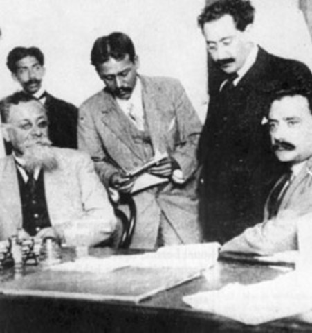 Venustiano Carranza asume la presidencia de México.