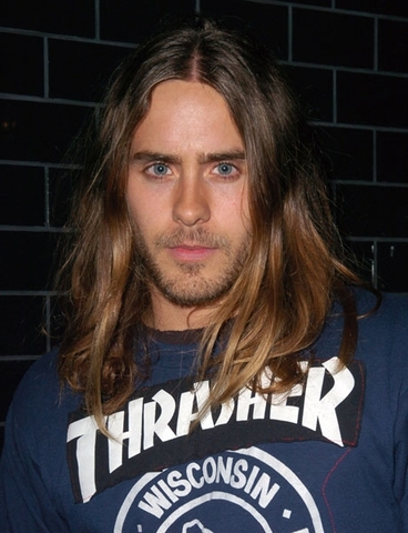 К фильму "Александр" отрастил волосы